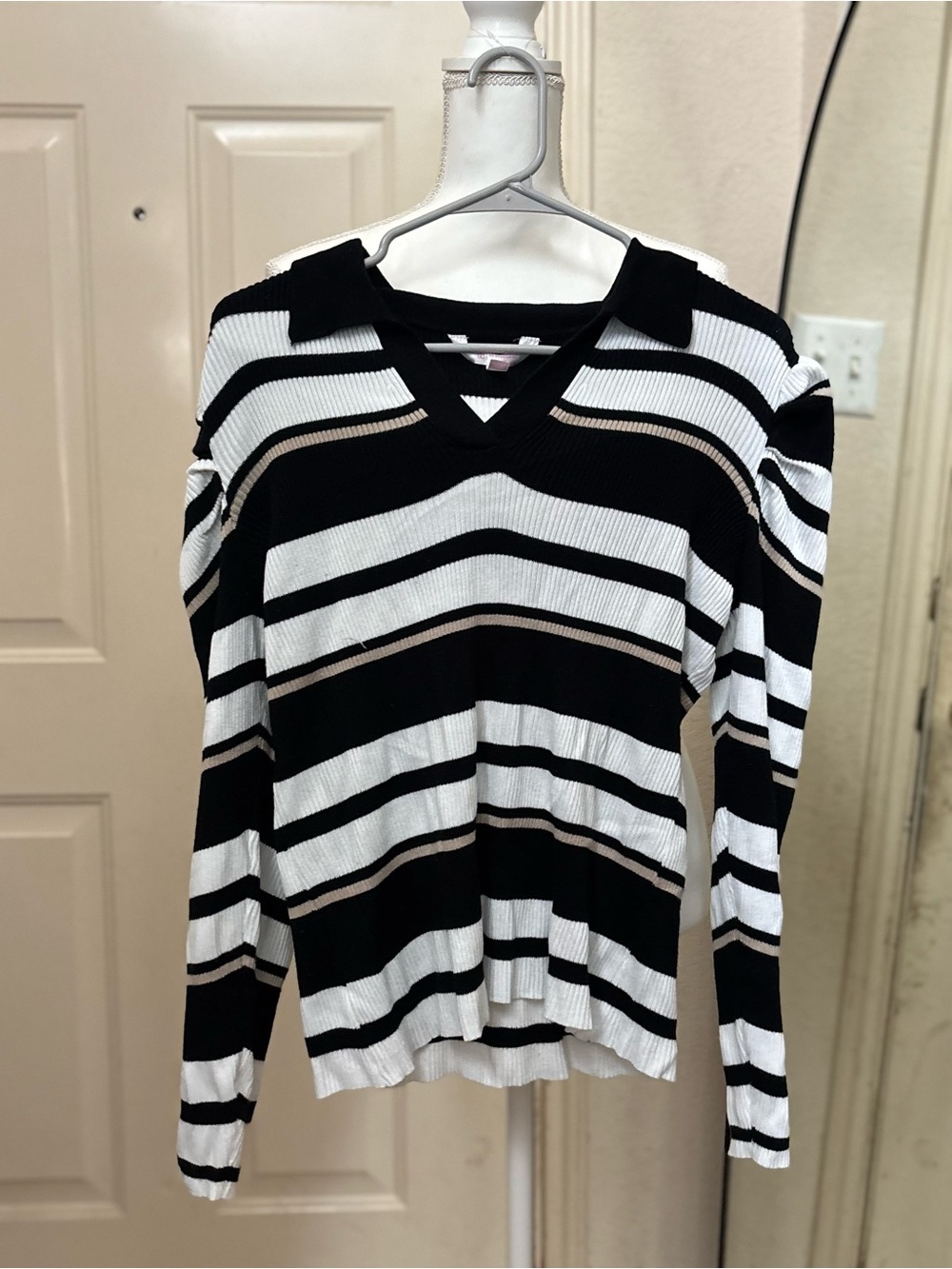 No Boundaries Black, White & Tan Striped V-Neck Sweater